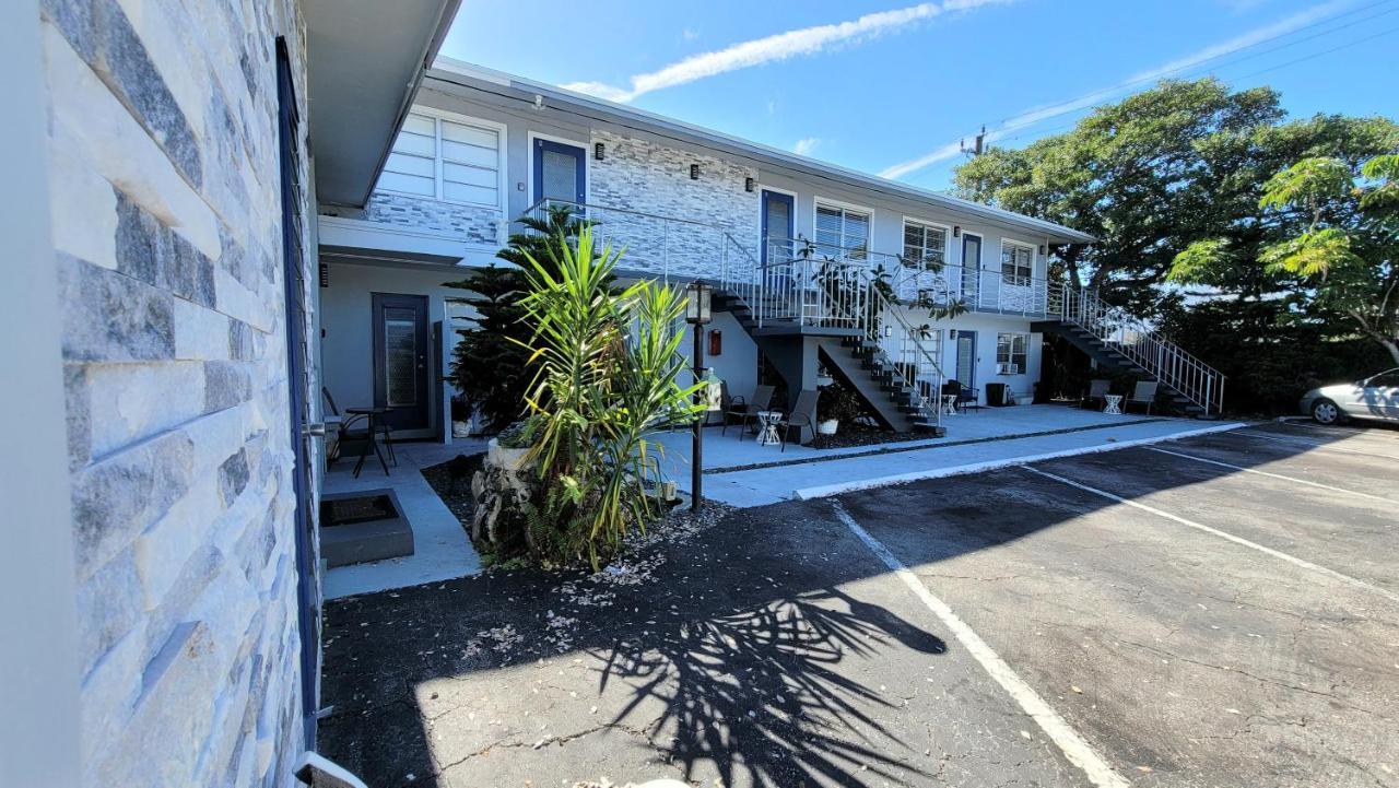 Beachway Inn Lantana Bagian luar foto