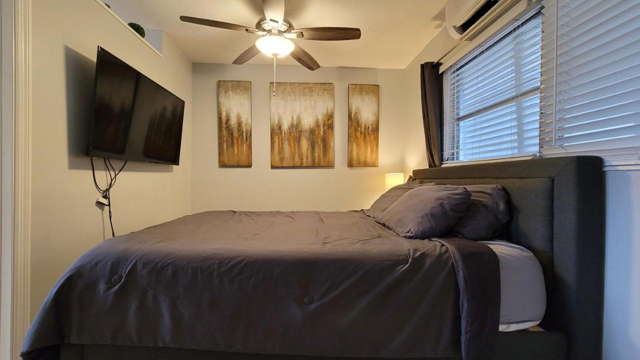 Beachway Inn Lantana Bagian luar foto
